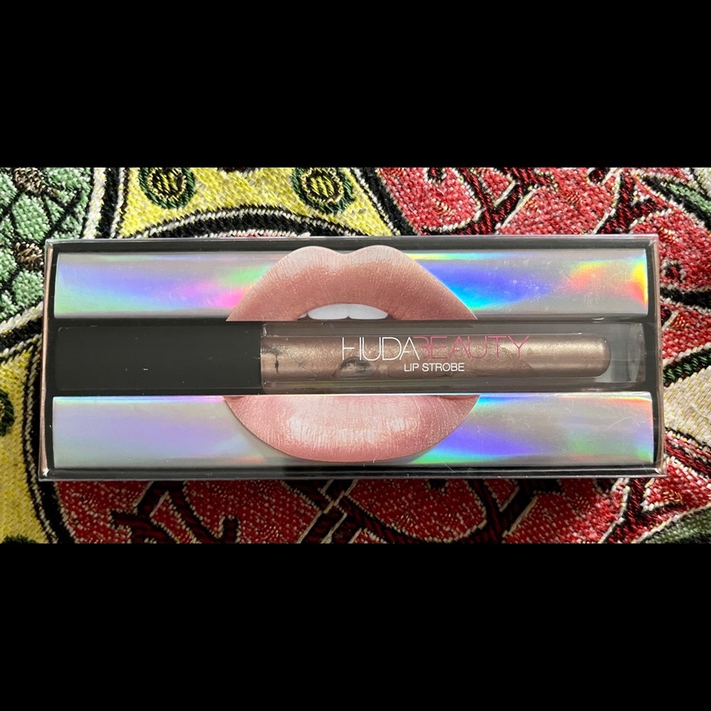Huda Beauty Lip Strobe Metallic Gloss in Ritzy